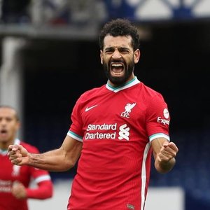 salah-comemora-gol-do-liverpool-contra-o-everton-1602940533424_v2_450x450.jpg