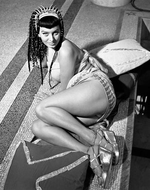 Loren_Sophia_Due_notti_con_Cleopatra_008.jpg